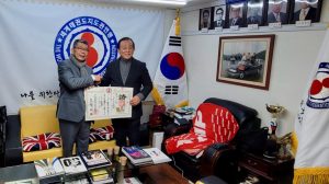 COKI TANJUNG KABID BINPRES PENGPROV TAEKWONDO DKI JAKARTA RAIH DAN-7 DAN ANUGERAH PENGHARGAAN DI KORSEL